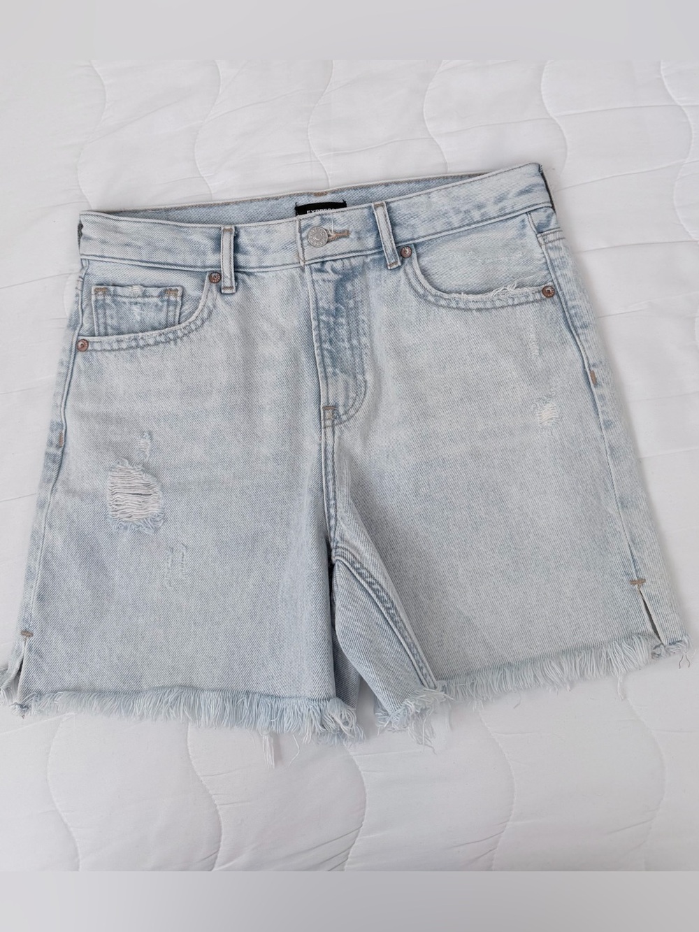 Express High Rise Light Wash Distressed Denim Shorts Size 2